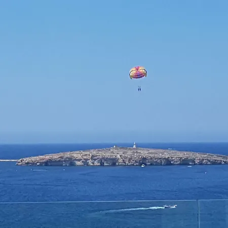 36 Triq Luigi Preziosi *