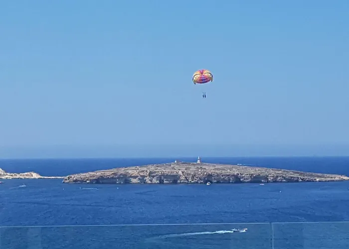 36 Triq Luigi Preziosi *